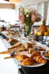 Periwinkle Lodge Guest House - breakfast