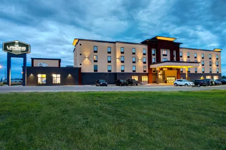Ramada by Wyndham St. Paul AB Отели в г. Сейнт Пол