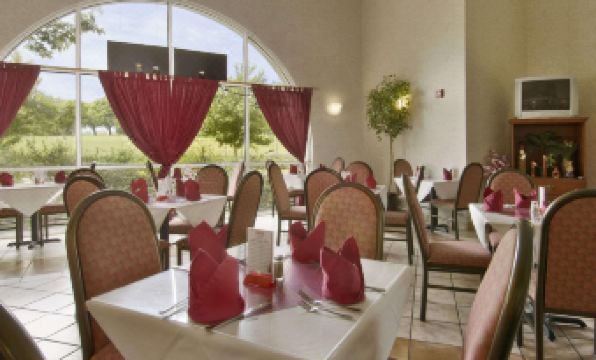 Ramada by Wyndham SeaTac Airport