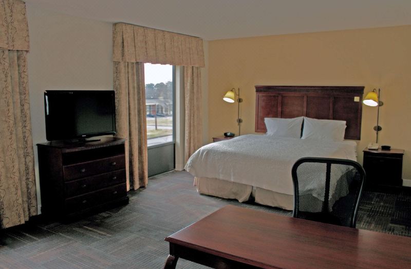 Hampton Inn & Suites Norfolk-Airport