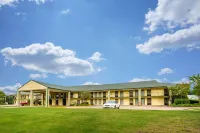 Quality Inn & Conference Center Hotels in Francis Township