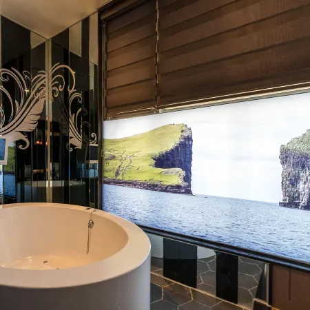 Venice Hotel Отели рядом с достопримечательностью «Каменная балка Юпо»