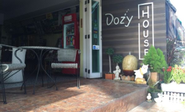 Dozy Lamoon House