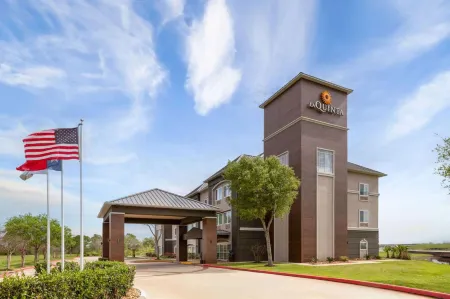 La Quinta Inn & Suites by Wyndham Angleton