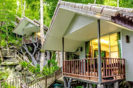Rock and Tree House Resort