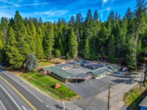 Arnold Meadowmont Lodge Hotels in Arnold