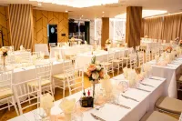 Aqua Hotel - พร้อมอาหารเช้า
