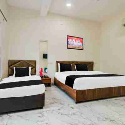 Collection O Ujjain Near Hari Fatak Rooms