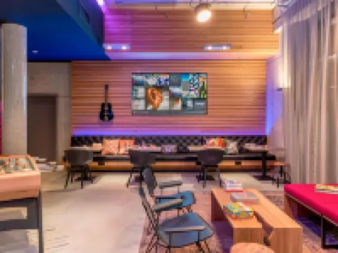 Moxy Munich Messe Hotels in Dornach