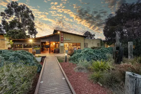 Ramada Resort by Wyndham Phillip Island Отели в г. Филлип-Айленд