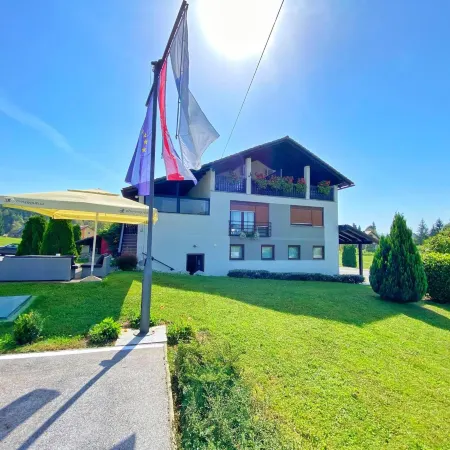 16 Lakes Guesthouse