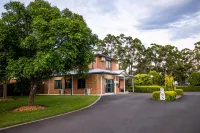 Hawkesbury Race Club Motel - Motels
