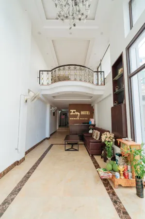 Ivy Hotel - Ha Long Отели в г. Халонг