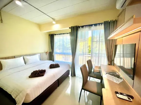 ห้องซูพีเรียร์ เตียงใหญ่ 1 เตียง