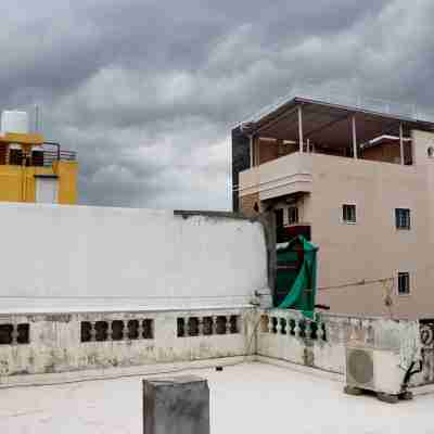 Comfy 2BHK Near Rock Beach Others