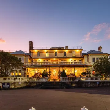 Carrington Hotel Hoteles cerca de Las Tres Hermanas