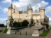 Condo Gardens Antwerp Hoteles cerca de Museo Het Steen