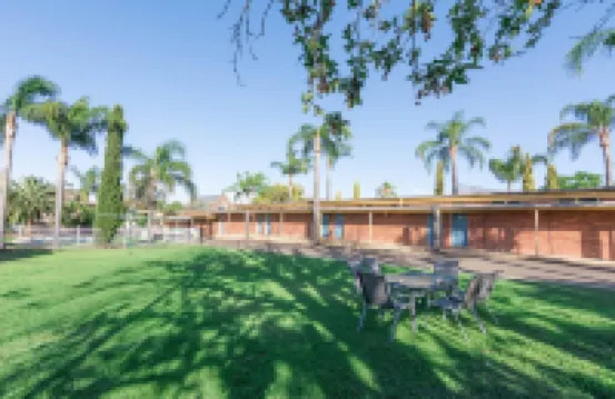 Billabong Motel