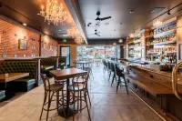 The Brick Boutique Hotel - bar