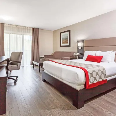 Ramada by Wyndham Ottawa on the Rideau Hotels near Ottawa International Airport