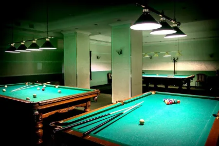 АМАКС Премьер-отель Отели рядом с достопримечательностью «Пермский государственный национальный исследовательский университет»