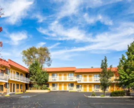 Rodeway Inn at Nevada State Capitol
