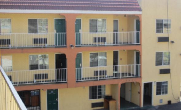 Starlight Inn, Valley Blvd - Downtown La