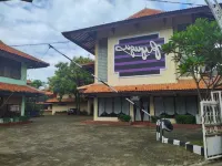 RedDoorz Plus Near Tugu Mercusuar Anyer Hotel in zona Spiaggia Anyer Beach