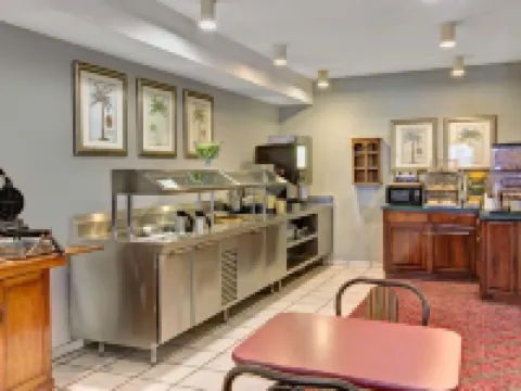 Days Inn & Suites by Wyndham Hickory Hoteles en Hickory