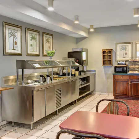 Days Inn & Suites by Wyndham Hickory
