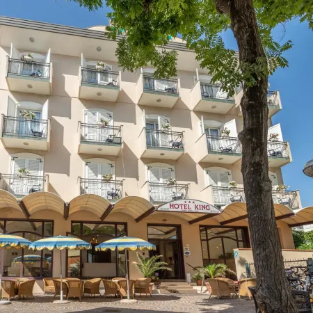 Hotel King Отели рядом с достопримечательностью «Площадь Пьяцца Кавур»