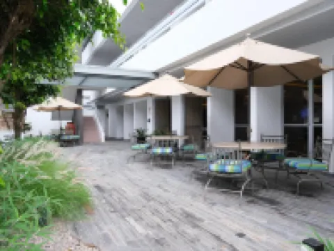 Hotel Horizon & Convention Center Hotels near Acueducto