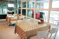 V Verve Service Apartment Hotel - breakfast
