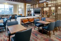 洛克斯特格羅夫SpringHill Suites酒店 - 早餐