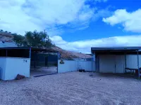 Di's Dugouts - parking