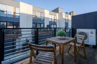 Bright 3 level townhouse -  Ferienhäuser