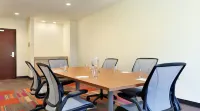 Home2 Suites by Hilton Edmond Hotel di Edmond