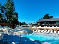 Bluebird Dennisport Hotels in Dennis Port