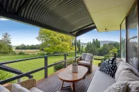 Stay in Mudgee the Grove, the Church, and Premium Private Homestead