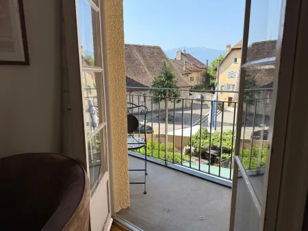 Hotel de la Place Отели в г. Шардон