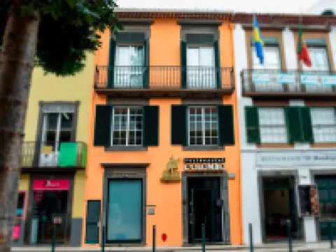 Residencial Colombo โรงแรมในฟุงชาล