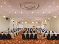 Jambuluwuk Convention Hall & Resort Batu Hotels near Batu Townsquare
