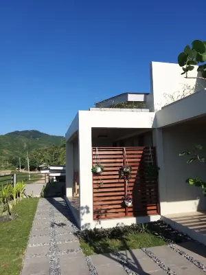 Maya Ocean Resort Hotels in der Nähe von Selong Belanak Beach