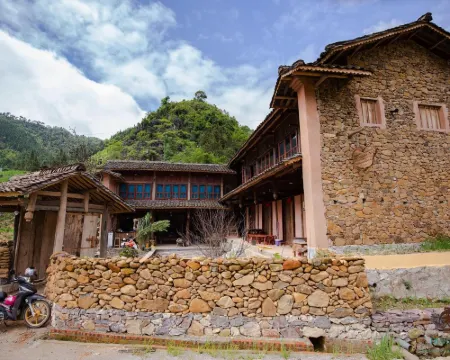 Dinh Da H'Mong - Karsterly Rock Lodge Hotels in Dong Van