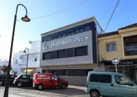 Hostal Palmones