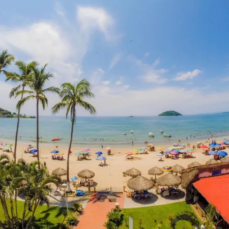 Costa Alegre Hotel & Suites