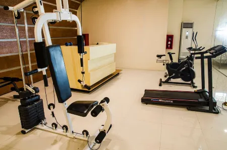 Dreamwave Hotel Lemery Отели рядом с достопримечательностью «Парк Тал»