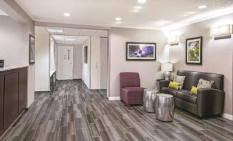 La Quinta Inn & Suites by Wyndham Houston Baytown East