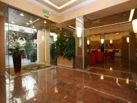Le Petit Hotel Hotels near Museo del Risorgimento