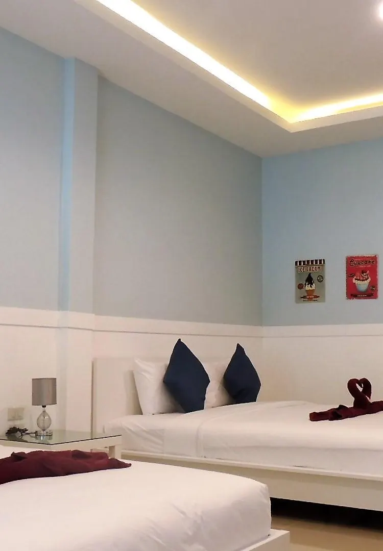 ห้องดีลักซ์ เตียงใหญ่ 1 เตียง